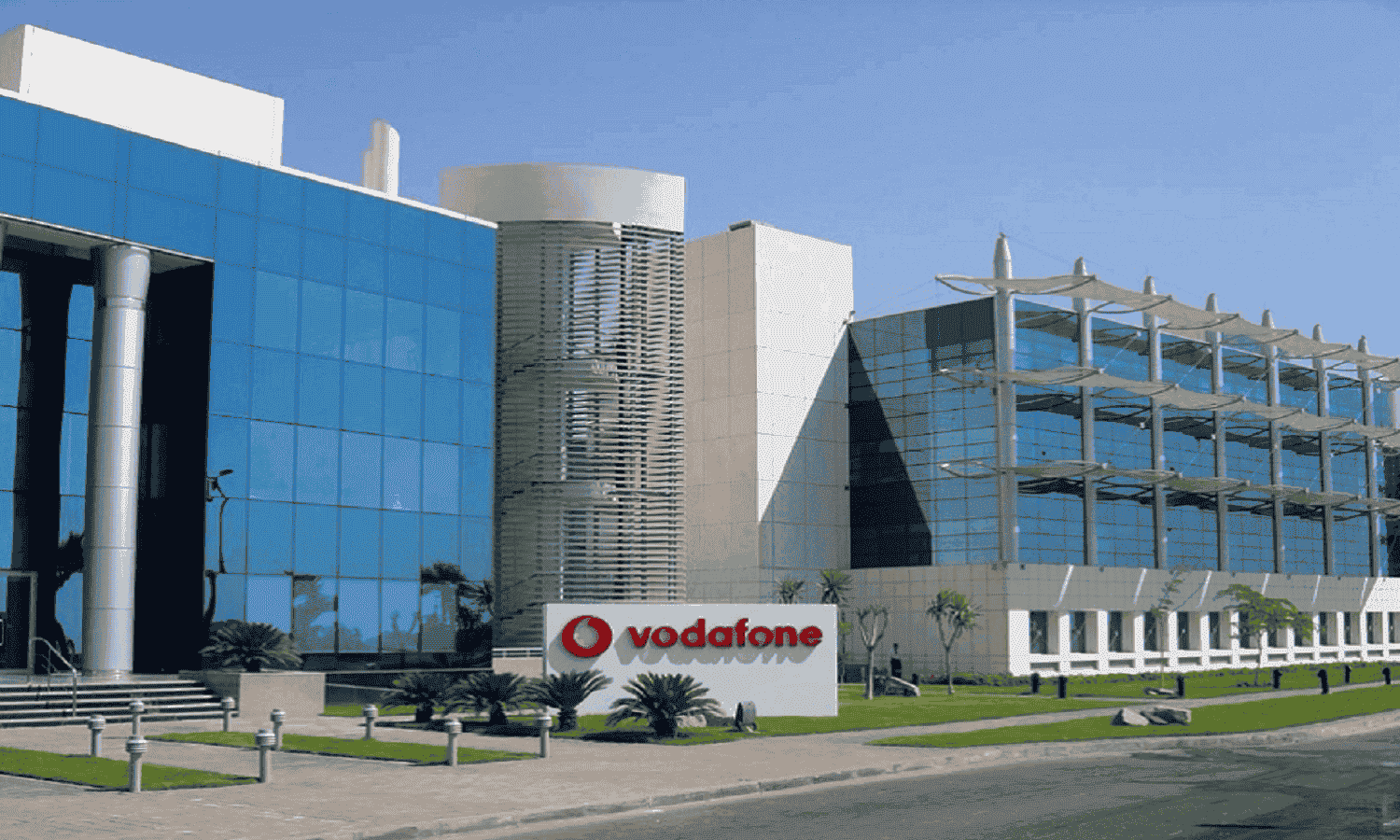 قطر للاستثمار يستأنف مفاوضات الاستحواذ على حصة  فى فودافون 
